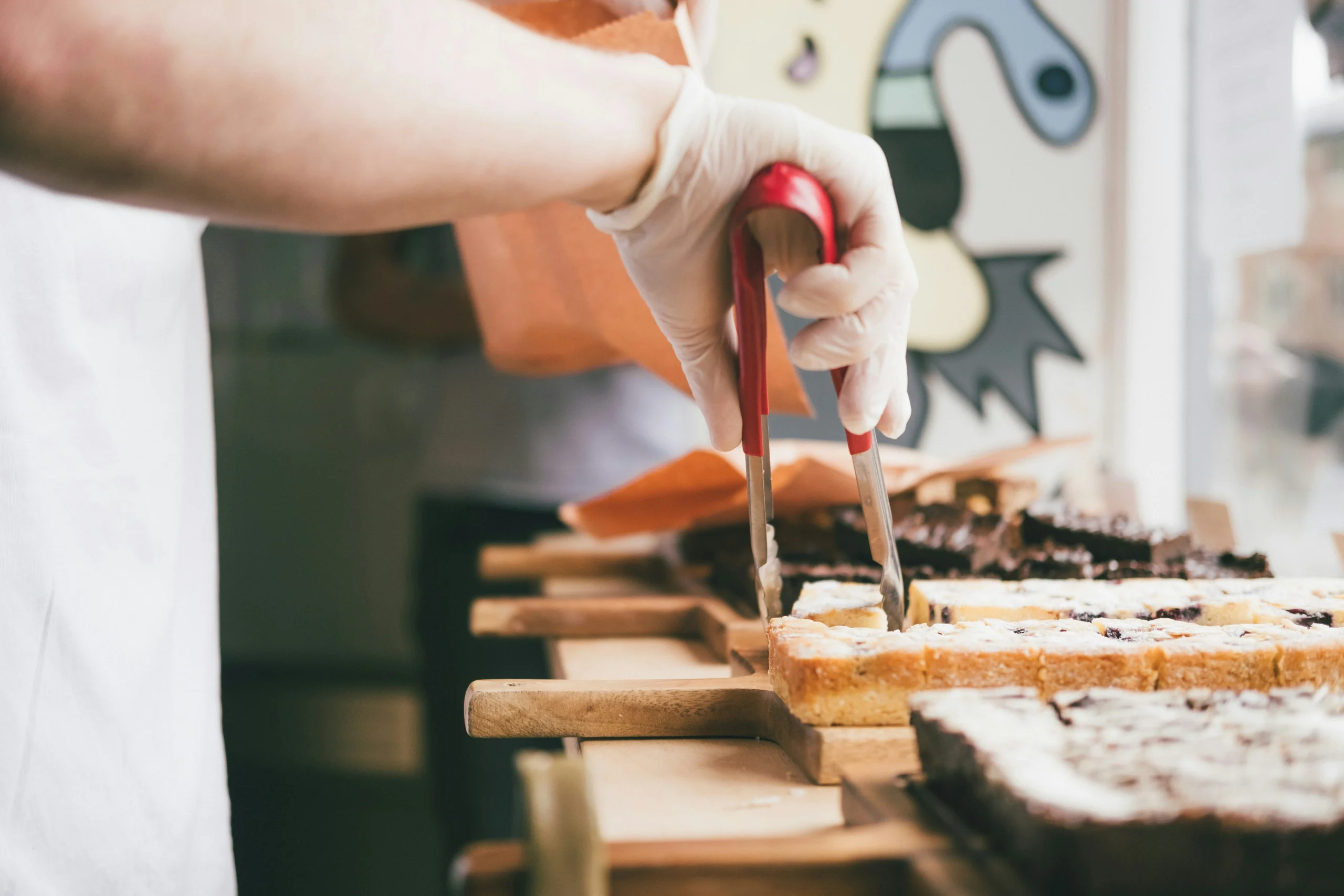 dan burton mcd0221l65u unsplash